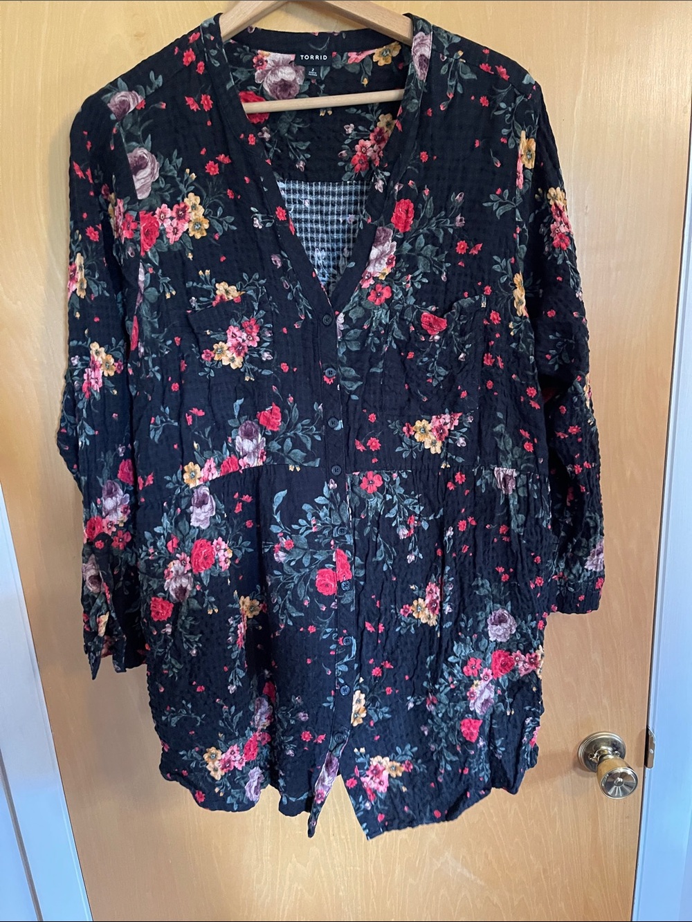Torrid Emma waffle knit crinkle black and  floral babydoll top 2x